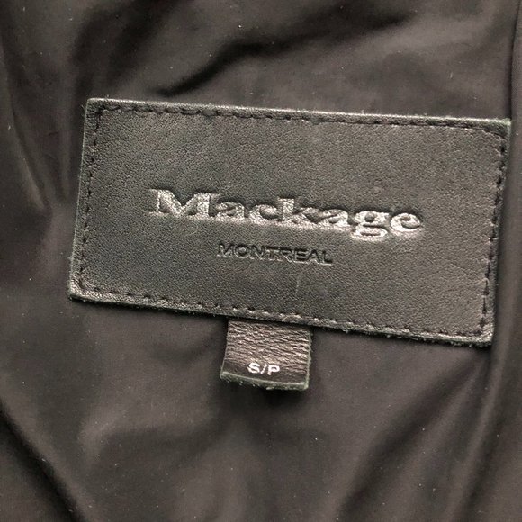 SOLD on Macari Mackage Kay Coat w/ Signature Natural Fur Collar - Picture 11 of 16